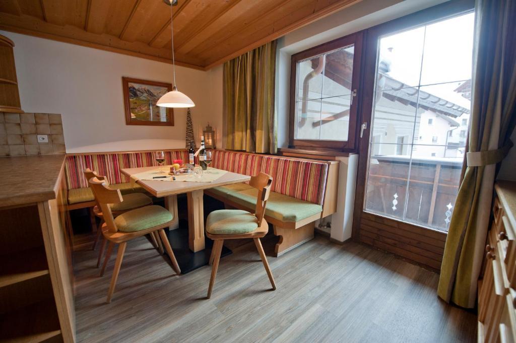 Haus Am Brunnen Apartment Samnaun Ruang foto