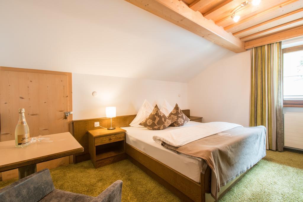 Haus Am Brunnen Apartment Samnaun Bagian luar foto