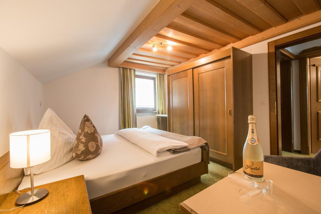 Haus Am Brunnen Apartment Samnaun Bagian luar foto